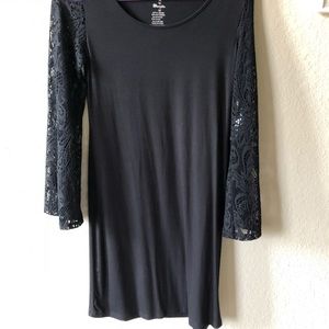 Black dress w/ lace sleeves